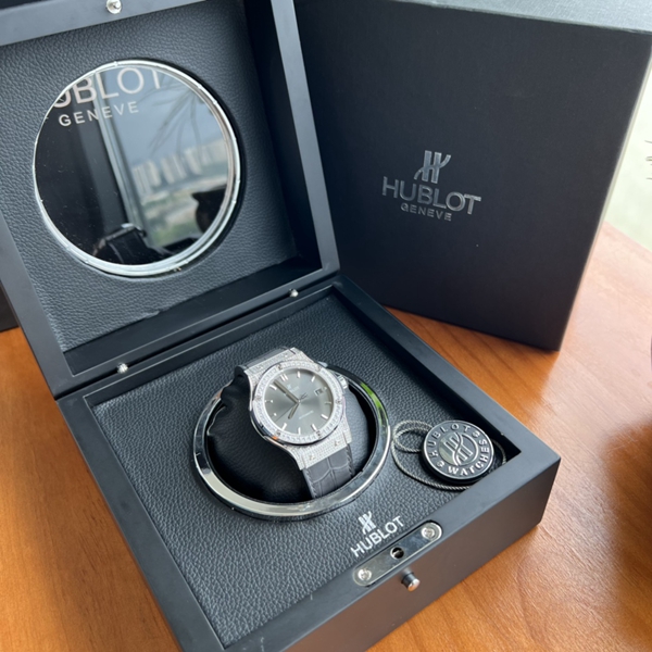 ウブロコピー時計全体デザイン